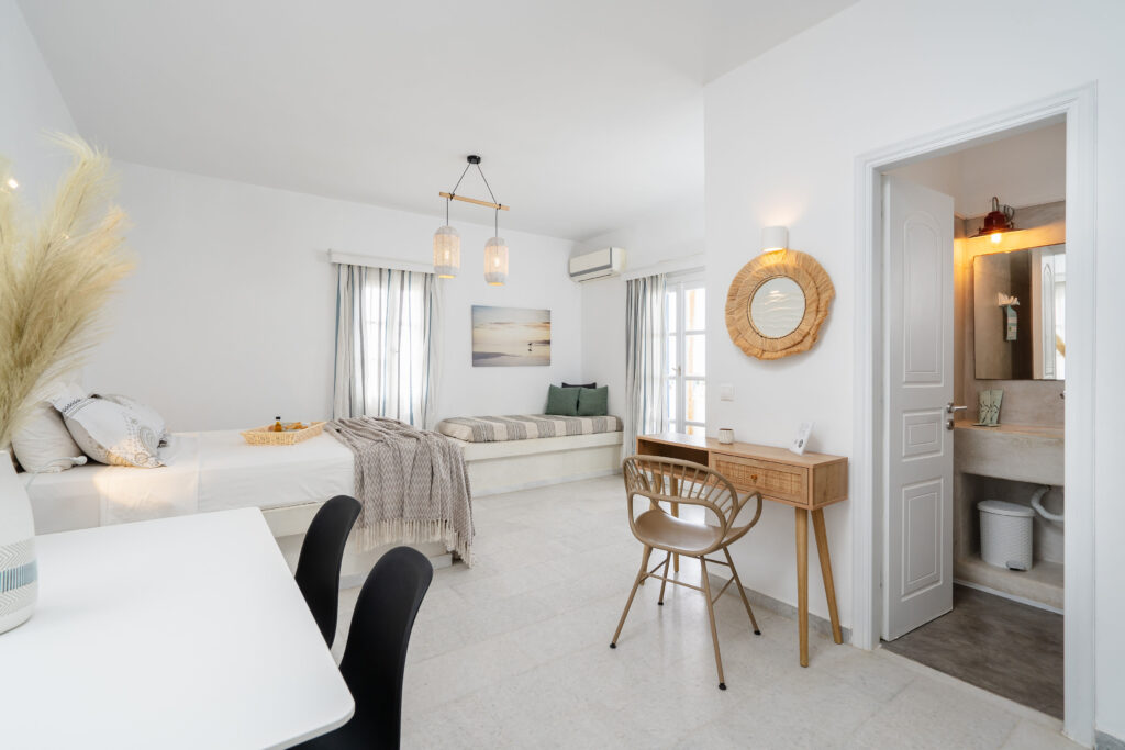 Diamantis in Naxos Deluxe Double Room Sea View 1