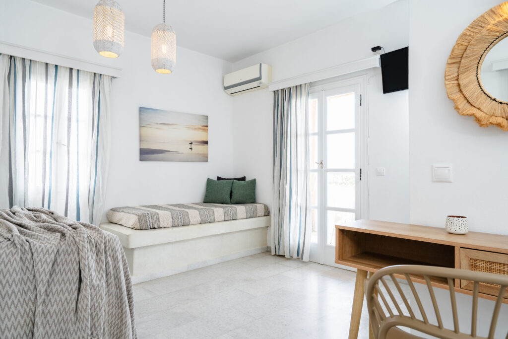 Diamantis in Naxos Deluxe Double Room Sea View 4
