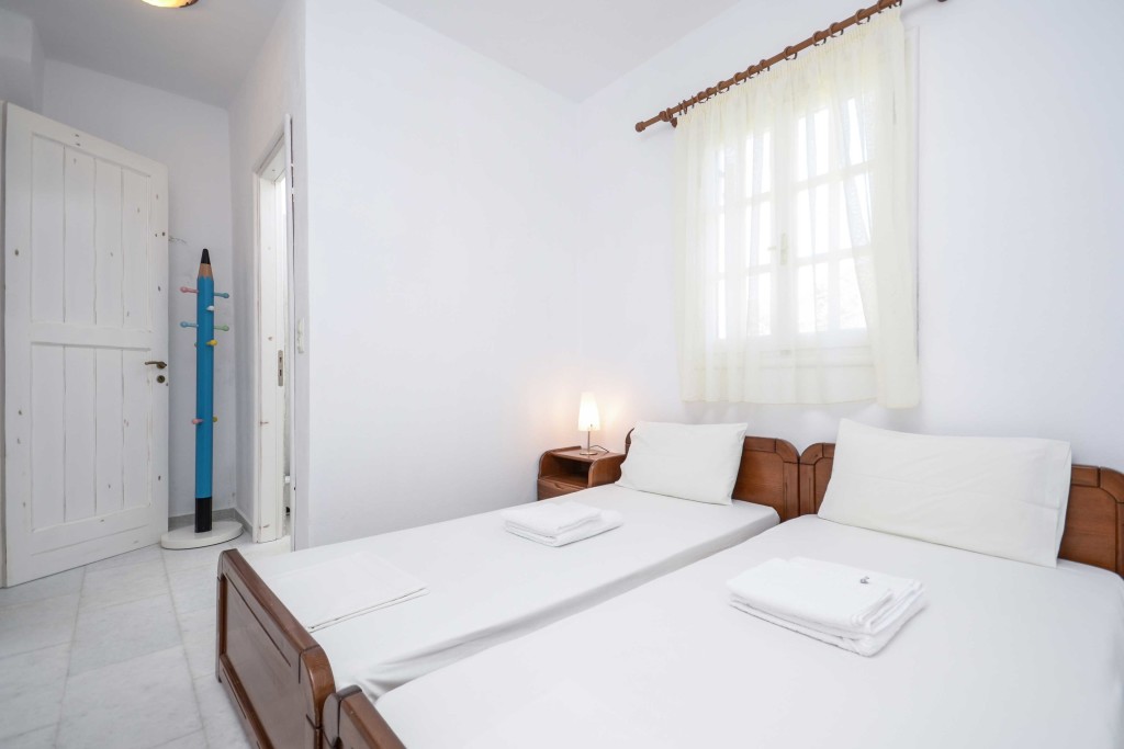 apartment-diamantis-studios-interior-1024x683
